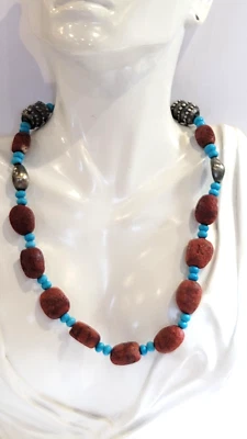 Spice Rosso Spugna Corallo Blu Turchese Howlite Argento Ciprea Cover Collana - Immagine 1 di 4