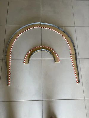 Scalextric R2 Borders Outer And Inners With Fences  - image 1 of 4