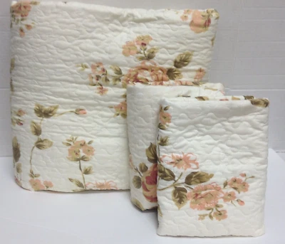 Jessy Home Floral Rose flower Queen Quilt Coverlet 2 Standard Shams White USED - Изображение 1 из 4