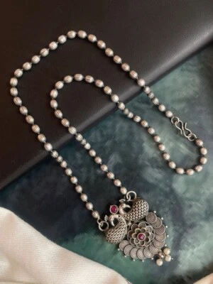 Colar pingente antigo design floral pássaro - Imagem 1 de 3