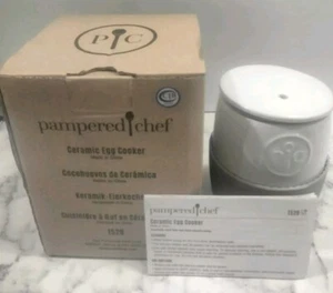 NEW Pampered Chef White Ceramic Egg Cooker Cup Lid W/Gray Silicone Sleeve #1529 - Picture 1 of 5