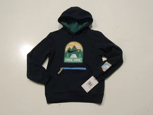 NIKE Boys Blue Midnight Navy HIKE NIKE Outdoor Graphic Hoodie Size 7 NWT - Picture 1 of 3