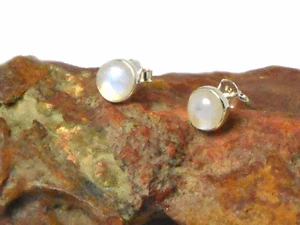 Pendientes de tachuelas de piedras preciosas Rainbow MOONSTONE plata esterlina 925 - 6 mm - Imagen 1 de 4
