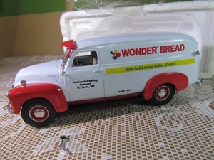 First Gear Inc Chevrolet Panel Van Wonder Bread 1949 White 1:34 - Picture 1 of 12