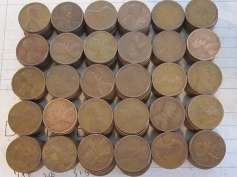 Lincoln Wheat Cents Lot-300 Pennies (Teens, 1920's, 1930's & 1932D) Good-VF Cond Cover