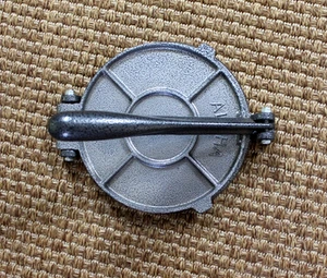 Gusseisen Antihaft Tortilla Presse - 7 1/4 Zoll Durchmesser - Hergestellt von Alpha - Bild 1 von 3