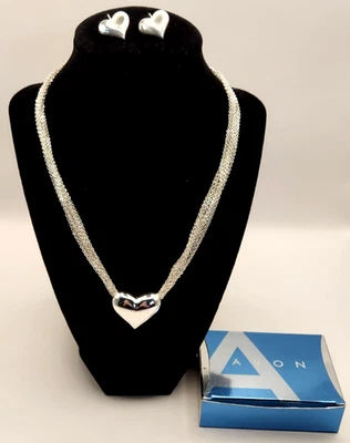 Juego de collar y pendientes con clip Avon tono plata multihilo corazón - 2004 Foto 1 de 4