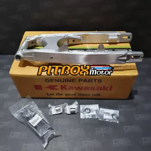 Swing Arm KLX 140 G 33001-0656 Set Bearings Seals Rubber Chain Guard New Genuine - Picture 1 of 5