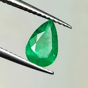 0.89 CT - Natural Zambian Emerald Pear Shape Fine Luster Green Gem - 6727 - Picture 1 of 2