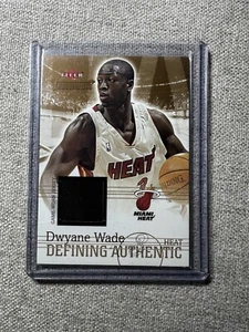 2004-05 Fleer Basketball Card DEFINING AUTHENTIC PATCH #DA-DW Dwyane Wade 3 - Picture 1 of 9