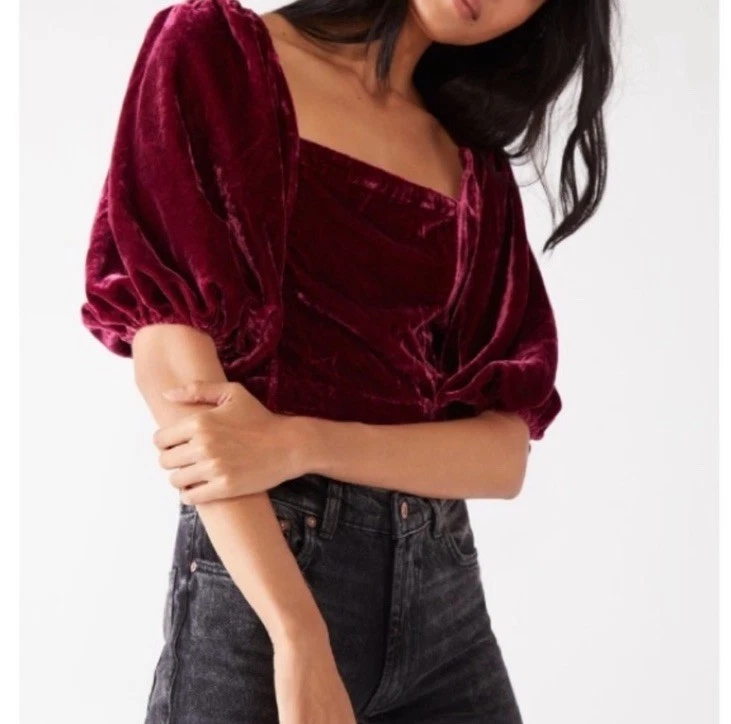 Top corto Free People Marie terciopelo manga abullonada granada espalda abierta talla S Foto 1 de 4