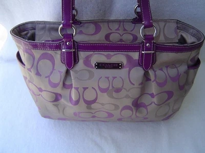 AUTHENTIC COACH GALLERY KHAKI OPTIC SIGNATURE TOTE #20444  EUC - Image 1 of 4