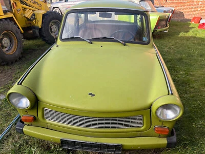 4 Trabis und Ersatzteile als Paket. Trabantpaket. - Bild 1 von 4