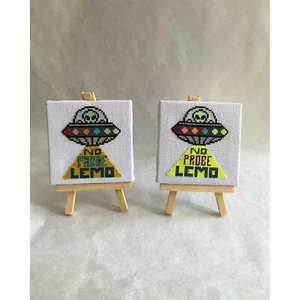 No-Probe-Lemo Alien Abduction Pun Mini Easel Completed Cross Stitch - Bild 1 von 11