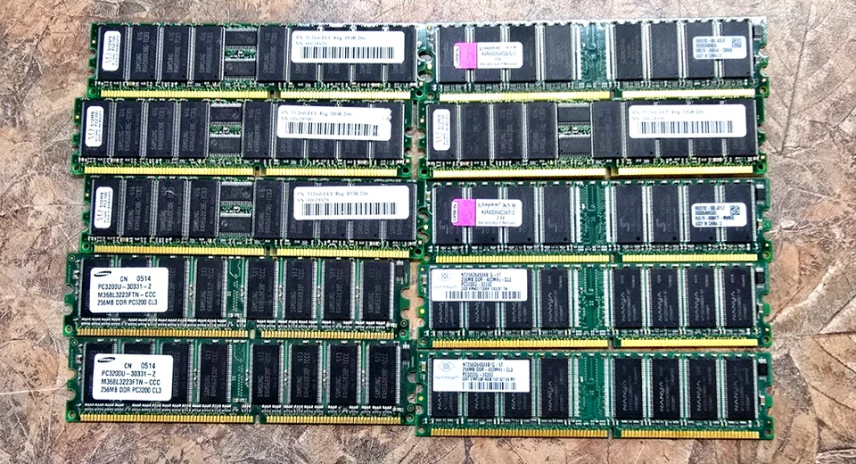 Lot Of 10 DDR Ram Sticks 256Mb, 512Mb UNTESTED - Image 1 of 1