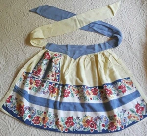 A Charming 1940's Vintage APRON Woven Cotton w/ Printed Fabric Excellent Cond. - Picture 1 of 5