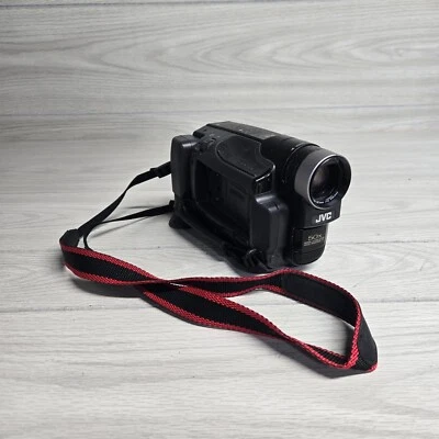 JVC GR-AXM10U Compact VHS Camcorder Video Camera Recorder *PARTS OR REPAIR* - Image 1 of 4
