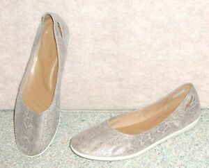 Women's metallic animal print CLARKS Collection flats / shoes , size 9.5