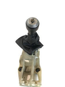 Hyundai Getz Gear Selector 5 Speed Genuine 1.5Crdi 2004 - Picture 1 of 9