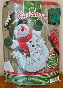 Bucilla Felt Christmas Snowflake Snowman Wall Hanging Kit New w/Lights 16x23 in - Picture 1 of 5