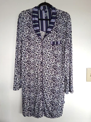 Camisa de noche talla XL en morado y blanco de Jacyln Smith. Excelente estado. Foto 1 de 4