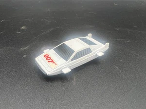 Corgi Juniors Vintage Lotus Esprit Blanco James Bond ¡Bonita pegatina! Bordes astillados - Imagen 1 de 4