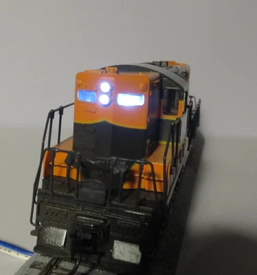 Atlas/Kato HO Great Northern GP-7 DCC, Directional LED Lights, Knuckle Couplers - Image 1 of 4