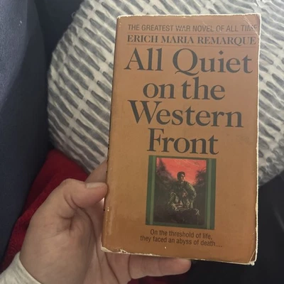 All Quiet on the Western Front-Erich Maria Remarque  PB Foto 1 de 2