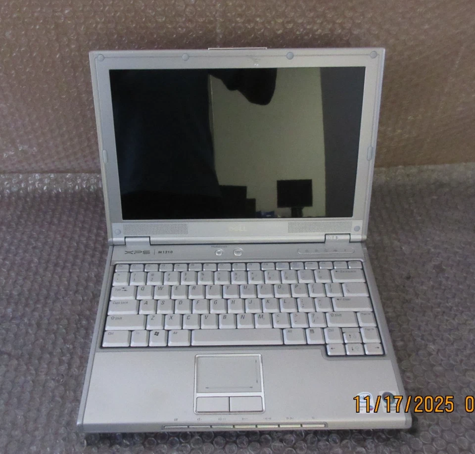 Dell XPS M1210 MXC062 12.1" Intel Core 2Duo @ 2.00GHz 3GB RAM MXC062 SIN OS/HDD. Foto 1 de 4