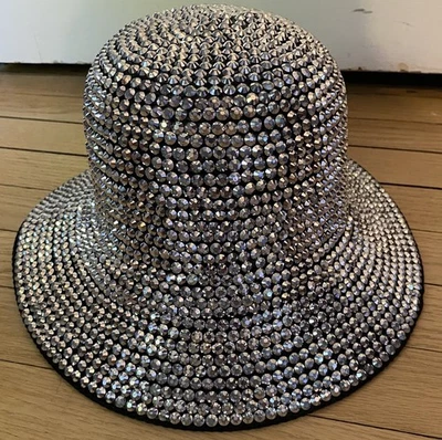 Something Special Sombrero Cubo OS Adulto Imitación Estrás Deslumbrante Disfraz Plateado Foto 1 de 4