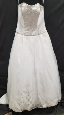 Oleg Cassini By David's Bridal White Lace Beaded Sequin Long Wedding Dress Sz 6 - Image 1 of 4