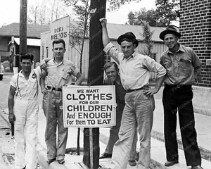 Coca-Cola Plant On Strike Sikeston MO 1940 Vintage 8x10 Reprint Of Old Photo - Bild 1 von 1