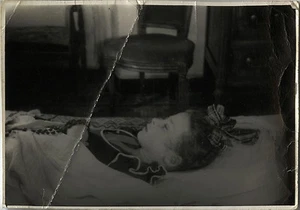 PHOTO ANCIENNE - VINTAGE SNAPSHOT - DÉFUNT MORT POST MORTEM - DEAD - Foto 1 di 1