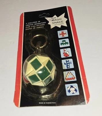Vintage Magic Snake Cube Rubik Puzzle Brain Teaser Keychain Mini Taiwan ROC NOS - Image 1 of 2