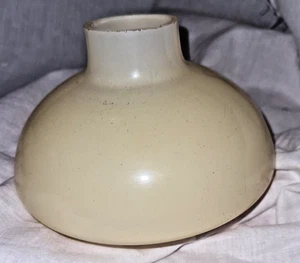 Vetro esterno vintage Art Decò bianco sporco per lampada a olio uragano 5" larghezza 3,5" alta - Foto 1 di 5