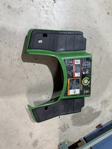 JOHN DEERE FENDER FOOT REST GX325 GX335 GX345 GX355 M149404 - Picture 1 of 4