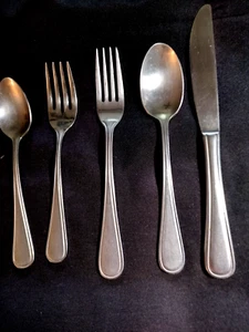 Oneida NEW RIM 18/10 Silverware YOUR CHOICE - Picture 1 of 13