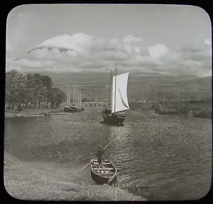 Glass Magic Lantern Slide BOATS NEAR FUJIYAMA C1910 PHOTO JAPAN JAPANESE - Picture 1 of 2