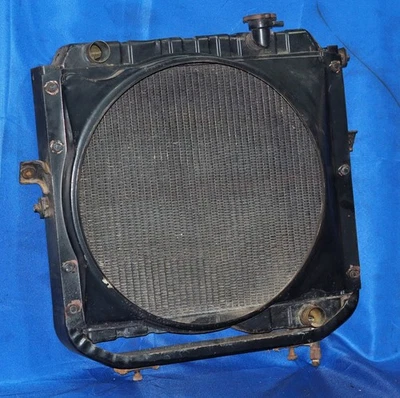 EXCELLENT! 1975-1984 Toyota Land Cruiser FJ40 Complete Radiator Assembly OEM - Image 1 of 4