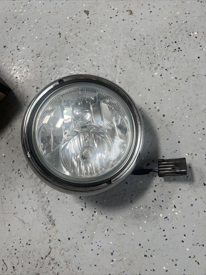 2016 HARLEY-DAVIDSON STREET GLIDE FAROL DIANTEIRO LÂMPADA COM ANEL DE ACABAMENTO - Imagem 1 de 4