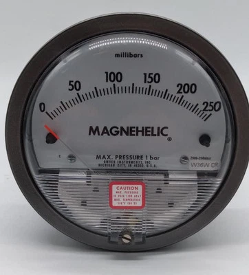  Dwyer 2000-250MBAR Magnehelic Differental Pressure Gauge 0-250mBars  - Image 1 of 4