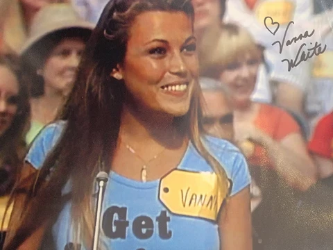 Vanna White Signed 8.5 By 11 Price Is Right Cover