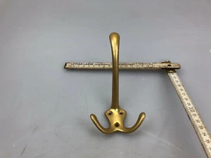 Vintage 1 x Haken Wandhaken Metall Alu Goldfarbend /53/ - Picture 1 of 5