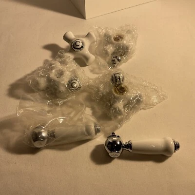 Juego de 3 perillas de lavabo de baño frío y calor porcelana blanca Foto 1 de 4