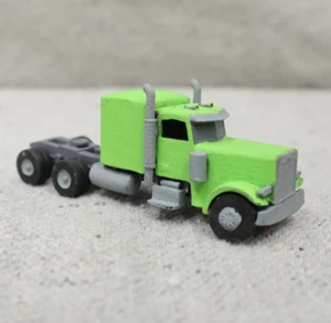 Semirimorchio Peterbilt 379 con cabina letto scala 1:130 dipinto stampato in 3D - Foto 1 di 10