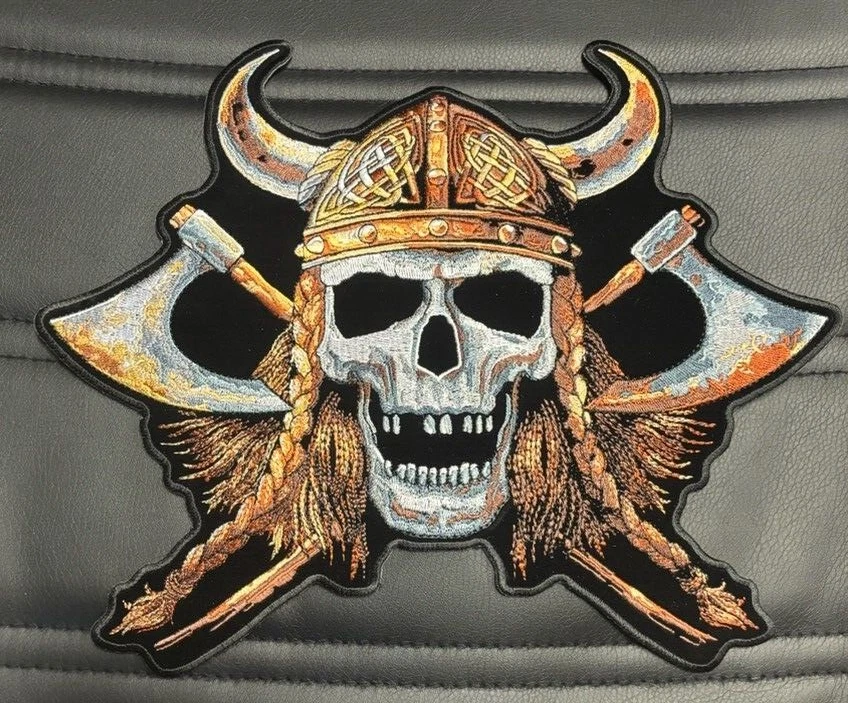 PARCHE DE MOTOCICLISTA TRASERO GRANDE CALAVERA VIKINGA CON HACHAS PLANCHADO EN 12X10 PULGADAS Foto 1 de 1