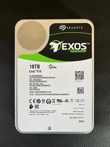 Seagate 18TB Exos Enterprise HD, ST18000NM000J, SATA III 6Gb/s 256MB 1-Basso Usato - Foto 1 di 2