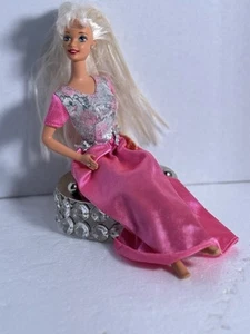 Muñeca Barbie Mattel finales de los 90 principios de los 2000, vestido rosa pelo rubio C318G - Imagen 1 de 4