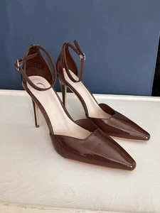 Journee Collection Miriem spitze braune Heels mit Knöchelriemen - Bild 1 von 5