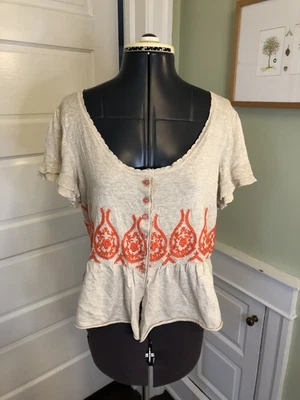 Suéter Moth Manga Corta Beige Algodón Cuello Redondo con Bordado Naranja Foto 1 de 4